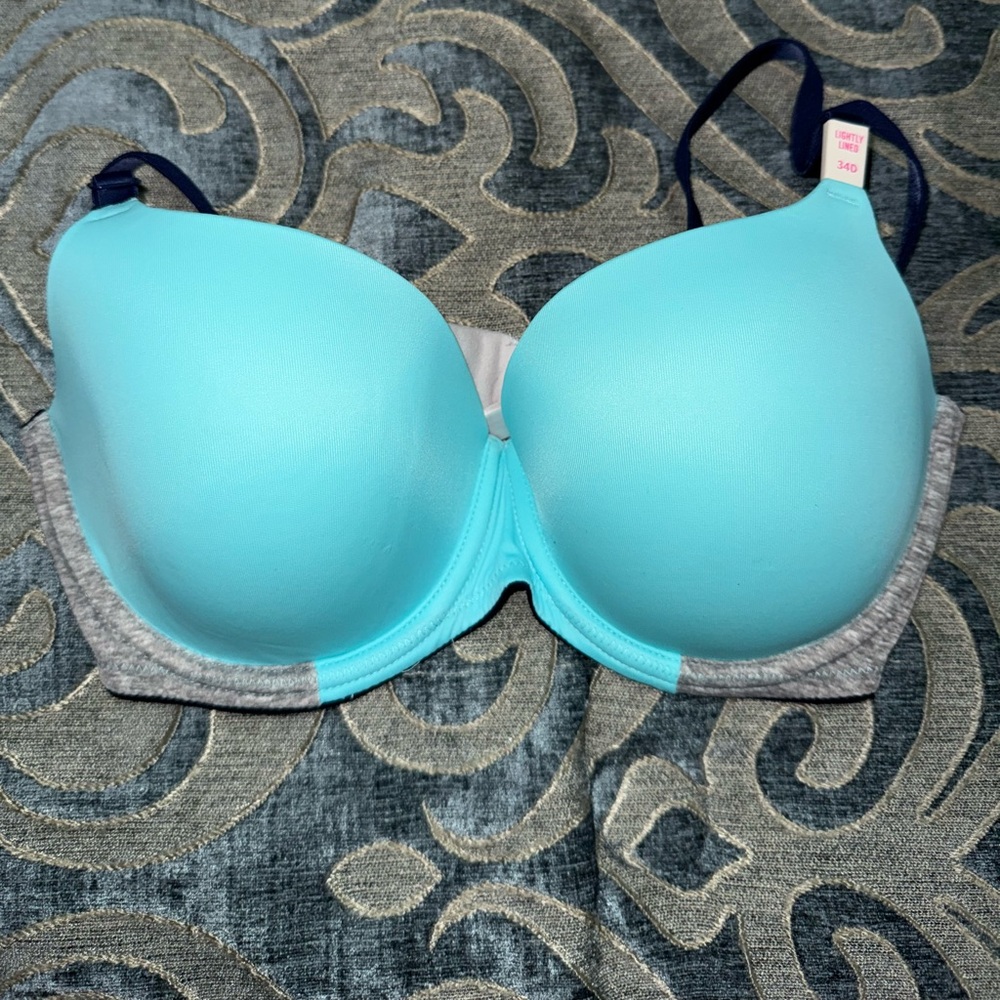 Brand new Victoria secret wear everywhere lightly lined bra size 34D With tag
